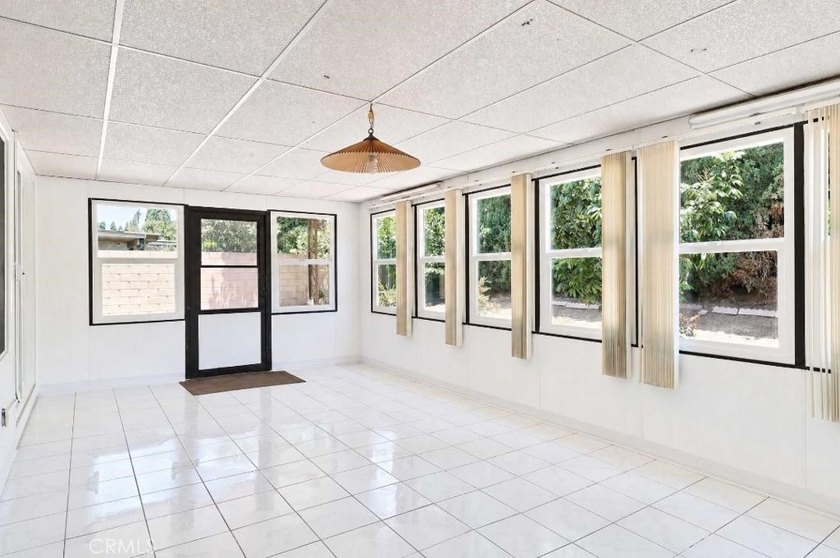 Welcome to 2533 S Townsend Street, a spacious and beautifully - photo 21
