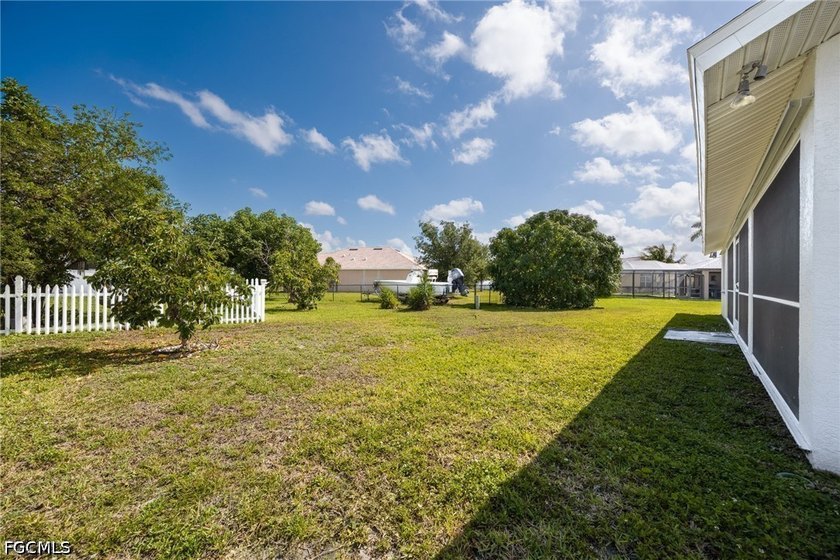 CENTRAL SE CAPE CORAL HOME WITH NEWER ROOF, NO FLOOD ZONE &amp; ROOM - photo 29