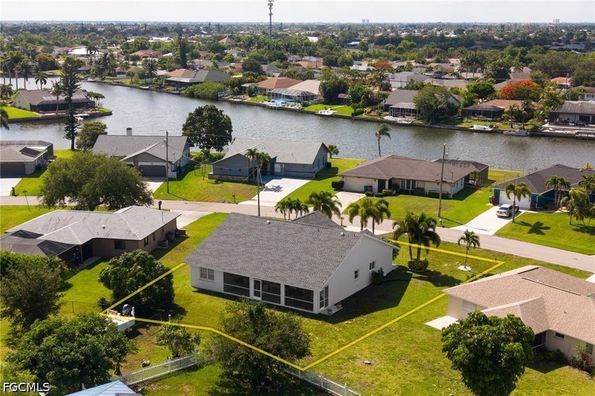 CENTRAL SE CAPE CORAL HOME WITH NEWER ROOF, NO FLOOD ZONE &amp; ROOM - photo 35