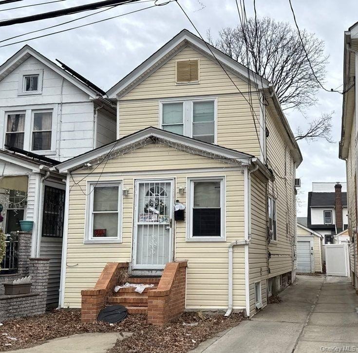 This Colonial Style Home Features 2 Bedrooms, 1 Full Bath - photo 2