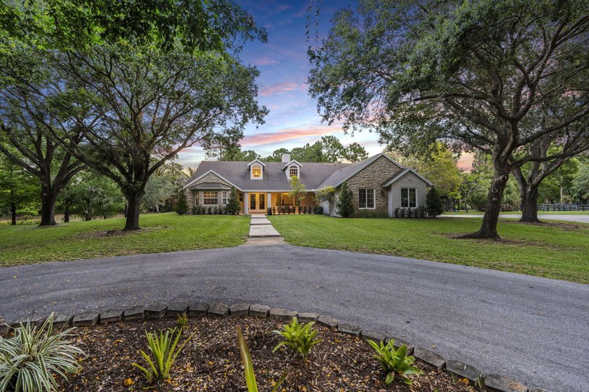 Discover an exceptional equestrian estate in Fox Trail on 5 - photo 14