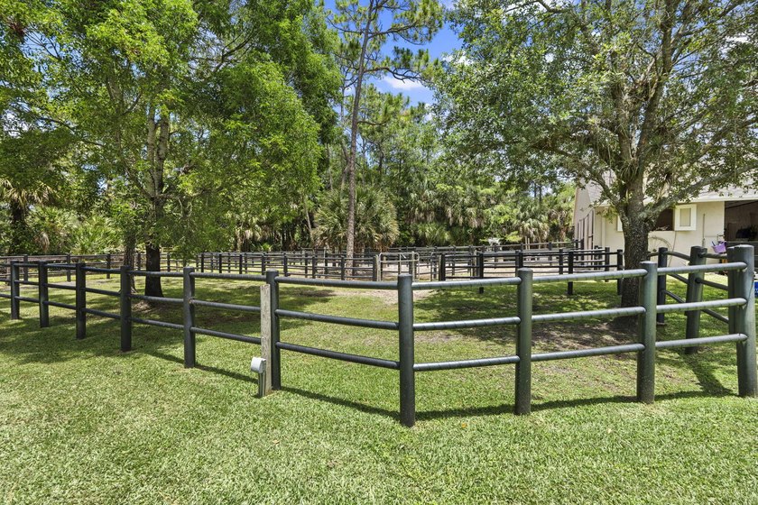 Discover an exceptional equestrian estate in Fox Trail on 5 - photo 23