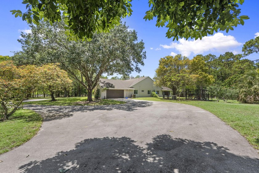 Discover an exceptional equestrian estate in Fox Trail on 5 - photo 33
