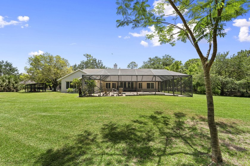 Discover an exceptional equestrian estate in Fox Trail on 5 - photo 40
