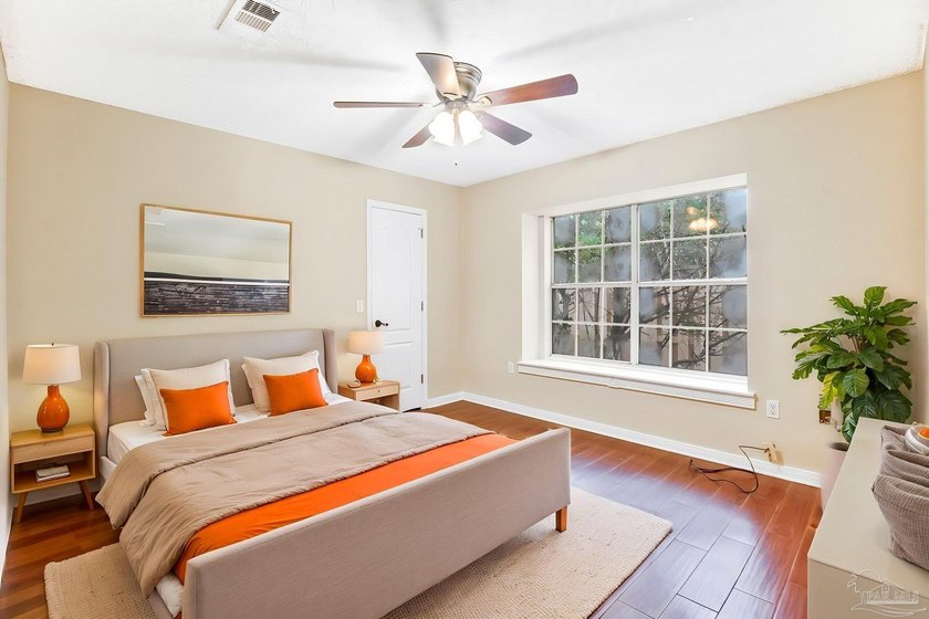 Awesome 3-bedroom, 3-bath pool home with a dedicated study in - photo 42
