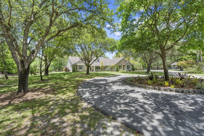 Discover an exceptional equestrian estate in Fox Trail on 5 - photo 45