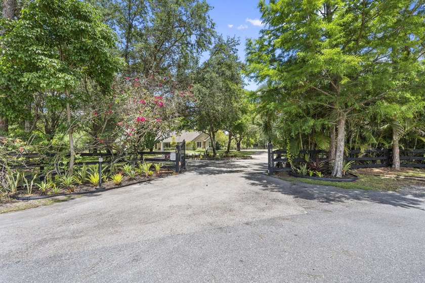 Discover an exceptional equestrian estate in Fox Trail on 5 - photo 48
