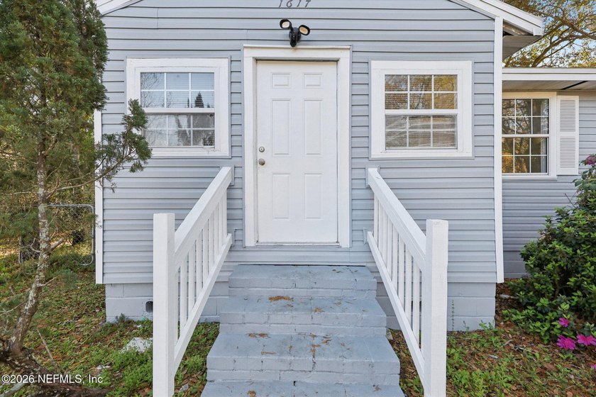Welcome to 1617 Campus Street, Jacksonville, FL 32209 -- an - photo 4