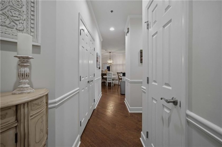 Waterfront ground-floor walk-out condo, beautifully updated and - photo 7