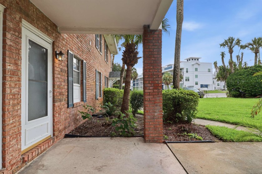 Discover the perfect blend of coastal charm and investment - photo 32