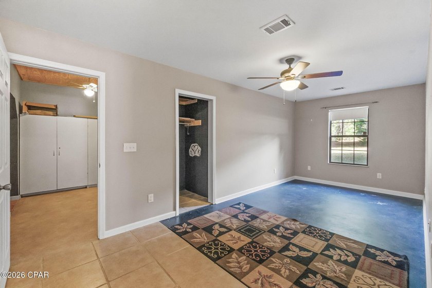Two Homes!! Beautiful 6.69-acre estate offering a main residence - photo 33