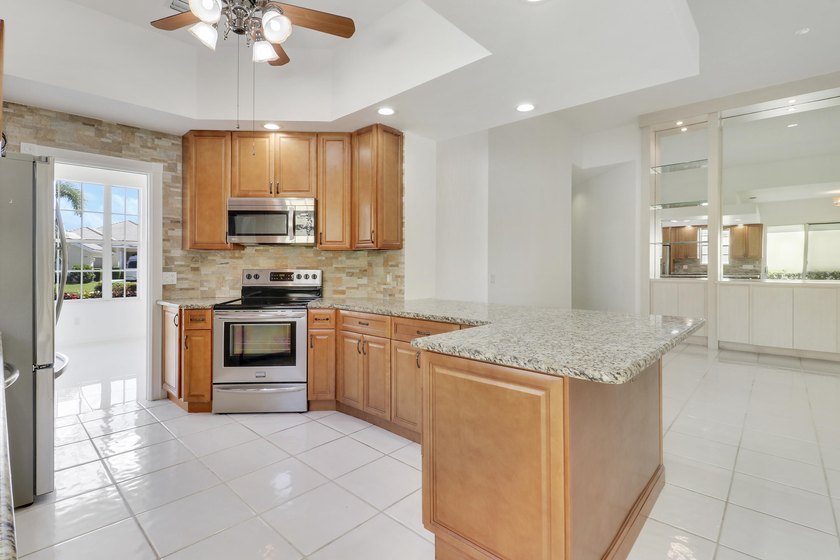 Light, bright, and move-in ready, this immaculate home offers a - photo 3