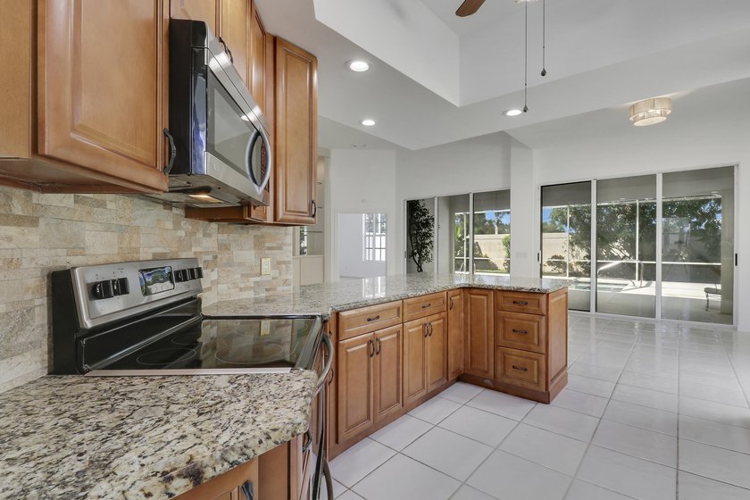 Light, bright, and move-in ready, this immaculate home offers a - photo 5