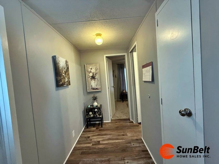 BRING ALL OFFERS!! MOTIVATED SELLER/PRICE REDUCED!! CUTE &amp; COZY - photo 16