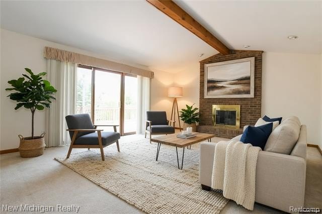 Beautiful home on a large interior lot backing to wooded commons - photo 10
