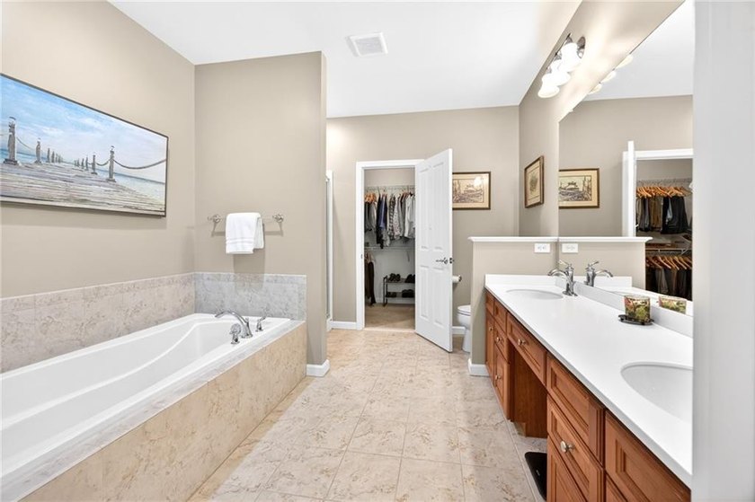 Wakefield Meadows! Move right in to this beautiful condominium - photo 14