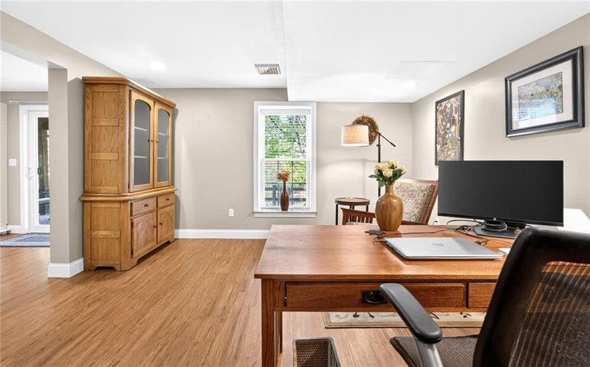 Wakefield Meadows! Move right in to this beautiful condominium - photo 25