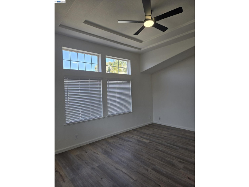 Wow! 3 bedroom 2 full baths. For those who are looking for a - photo 3