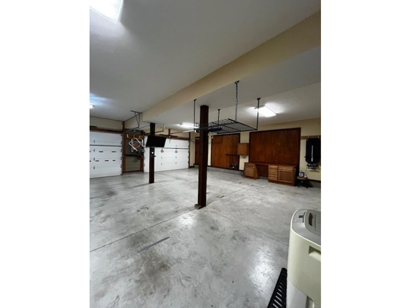 *MOVE-IN READY! Experience lake living at its BEST on Barren - photo 13