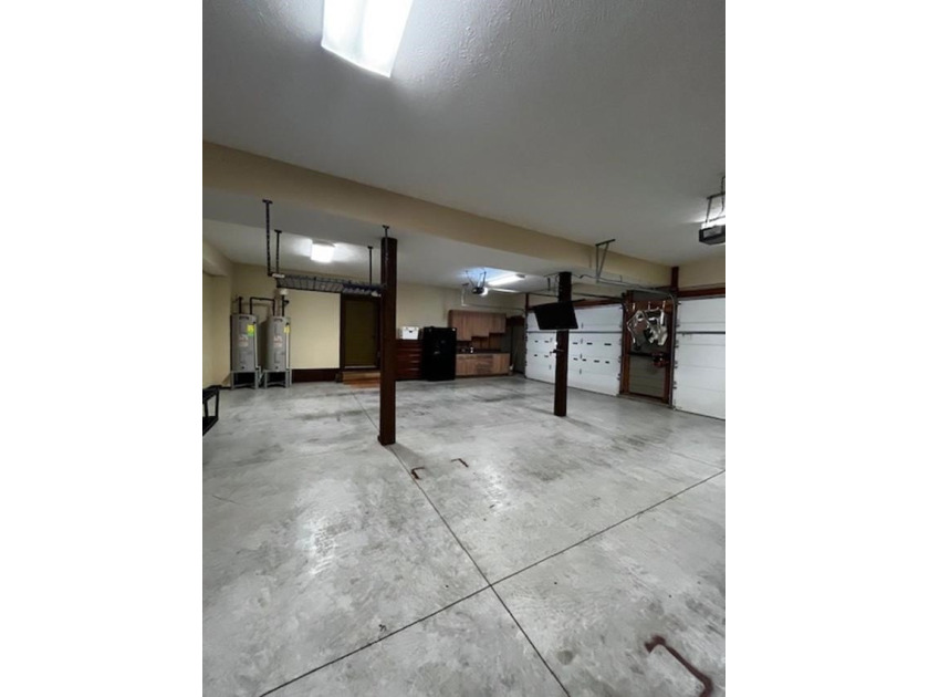 *MOVE-IN READY! Experience lake living at its BEST on Barren - photo 14