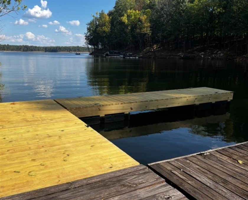 *MOVE-IN READY! Experience lake living at its BEST on Barren - photo 18