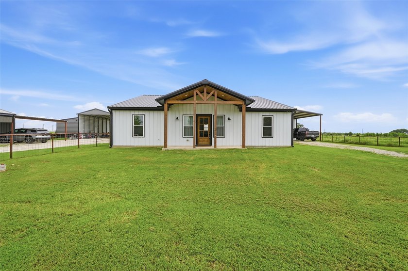Experience the perfect blend of modern comfort and country - photo 4