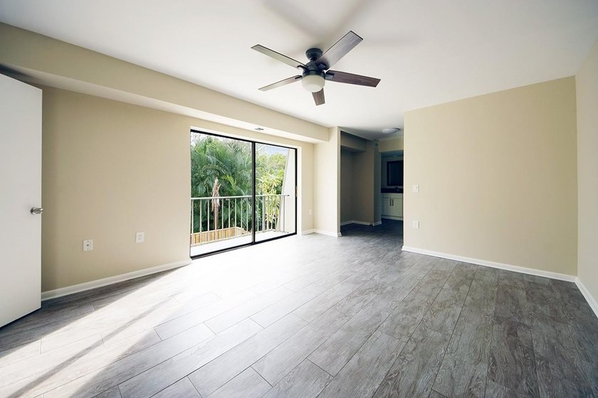 Bright and inviting 3-bedroom, 2.5-bath residence in a desirable - photo 18
