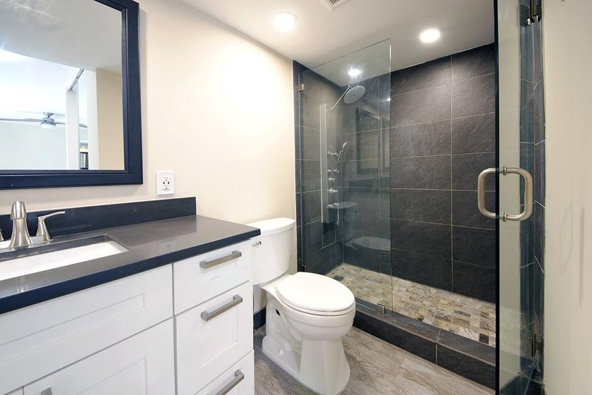 Bright and inviting 3-bedroom, 2.5-bath residence in a desirable - photo 23