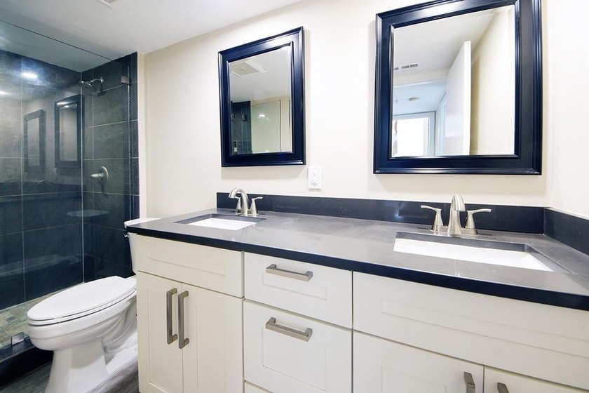Bright and inviting 3-bedroom, 2.5-bath residence in a desirable - photo 29