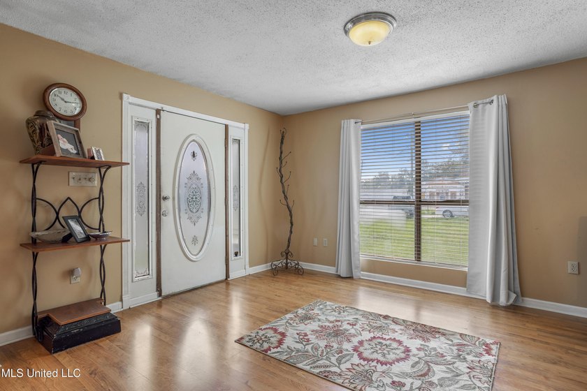 NEW PRICE!!! At $84/square foot; this is a DEAL OF A LIFETIME! - photo 4