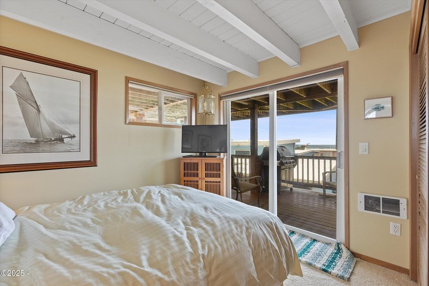 Price greatly reduced. Seller is motivated to sell this - photo 13