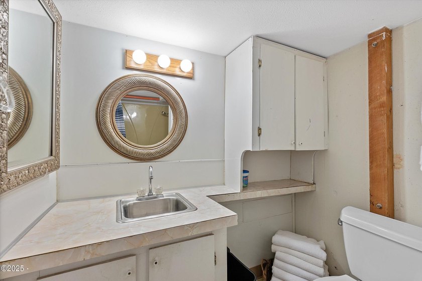 Price greatly reduced. Seller is motivated to sell this - photo 37