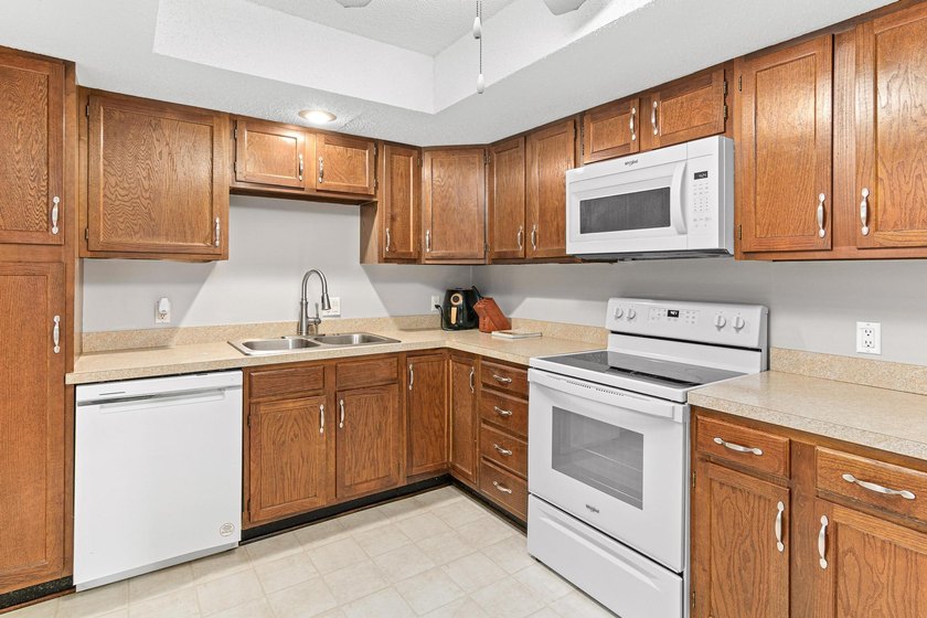 4710 58th Ave N 221 - photo 3