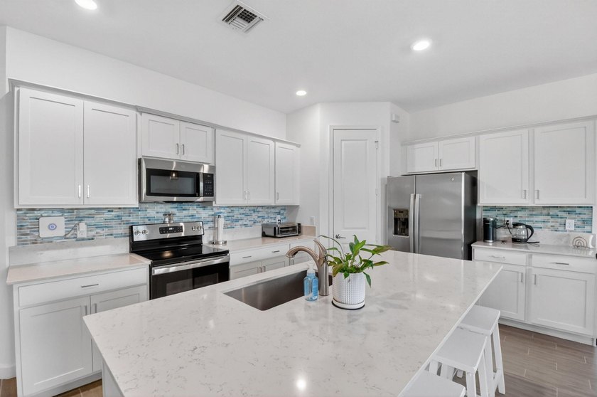 This practically new home has been wonderfully updated and - photo 8