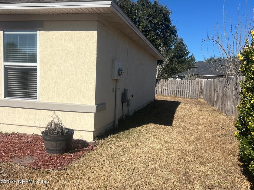 Brand-New Roof with Transferable 35-Year Shingle Warranty at - photo 3