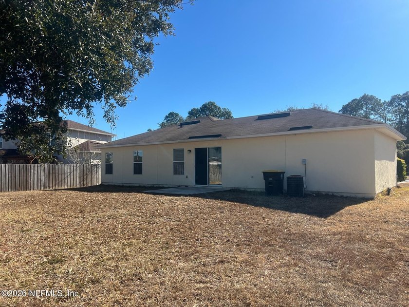 Brand-New Roof with Transferable 35-Year Shingle Warranty at - photo 8