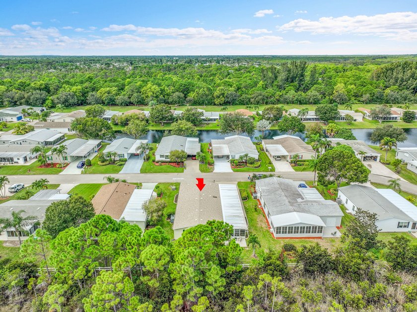 2057 sq ft makes this one of the largest Savanna Club homes - photo 32