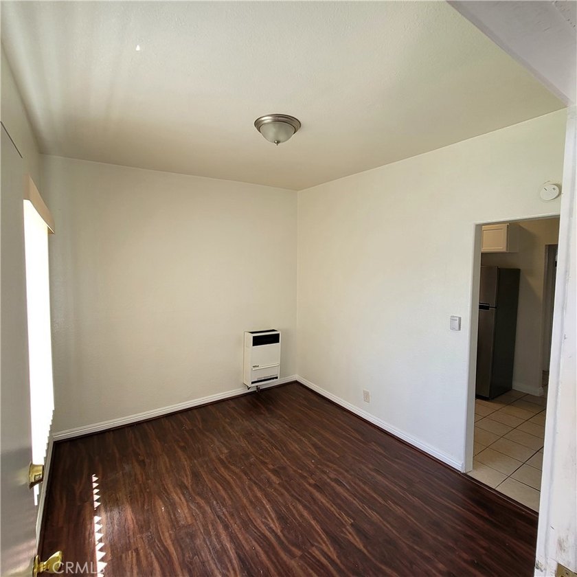 Quaint 2 Front units. The 3 bedroom back unit is a separate - photo 12
