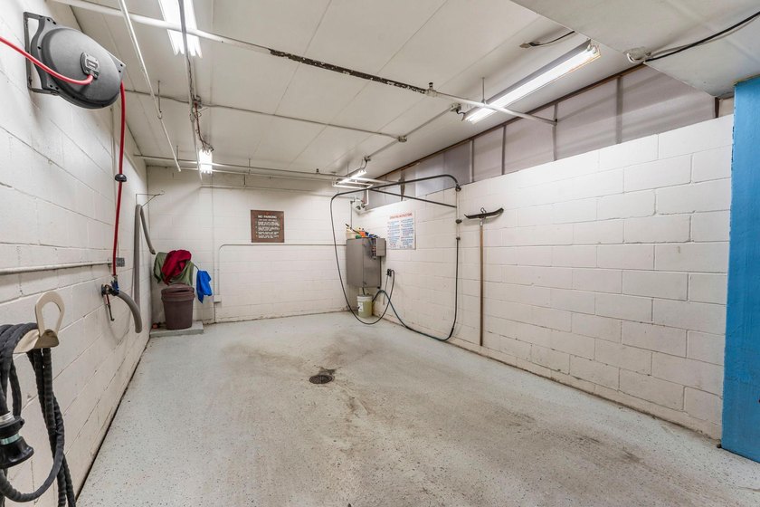 Charming 2-bedroom, 2-bath condo in a well-maintained - photo 25
