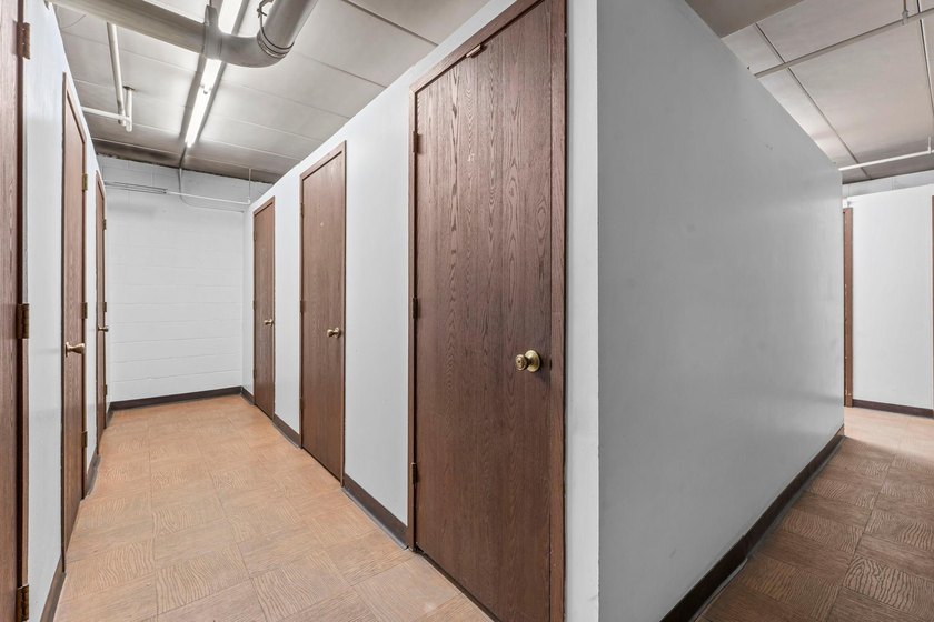 Charming 2-bedroom, 2-bath condo in a well-maintained - photo 27