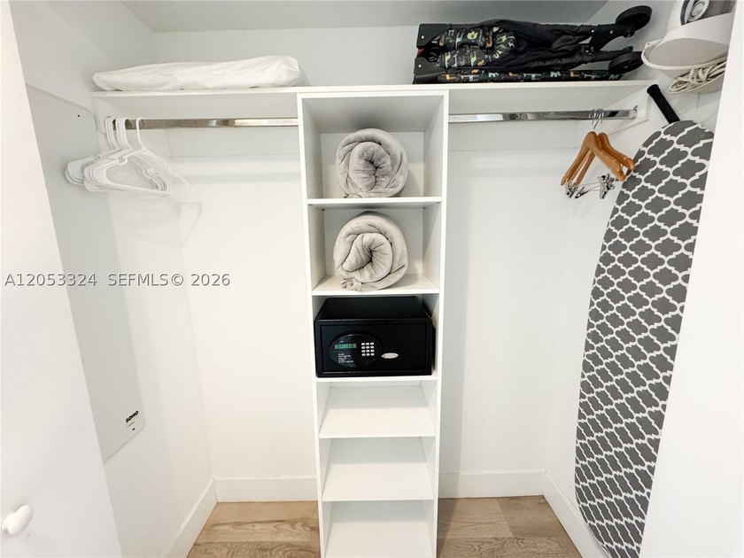 Best-priced SOUTH VIEW unit in the building and surrounding - photo 14