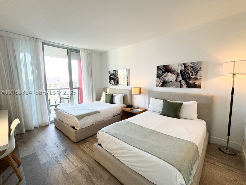 Best-priced SOUTH VIEW unit in the building and surrounding - photo 15