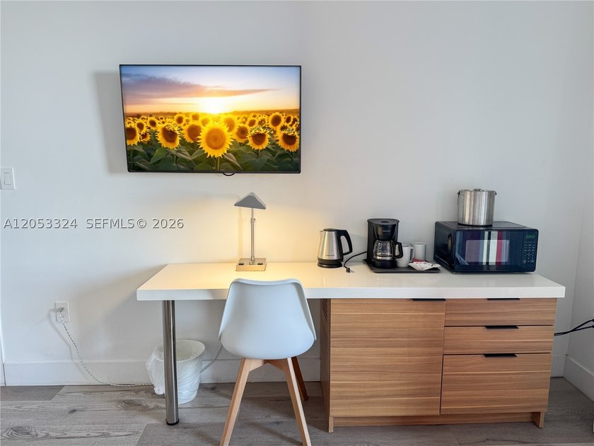 Best-priced SOUTH VIEW unit in the building and surrounding - photo 17