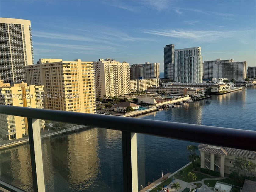 Best-priced SOUTH VIEW unit in the building and surrounding - photo 18