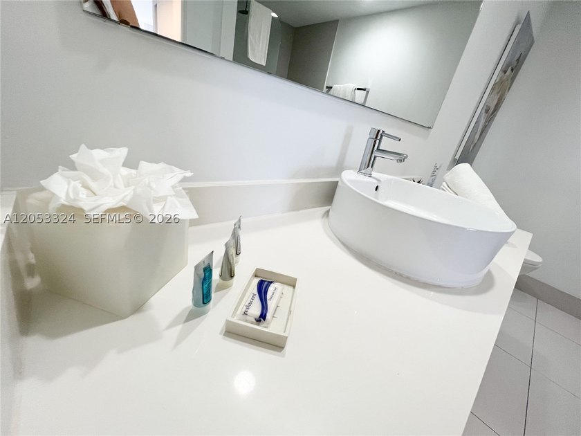 Best-priced SOUTH VIEW unit in the building and surrounding - photo 21
