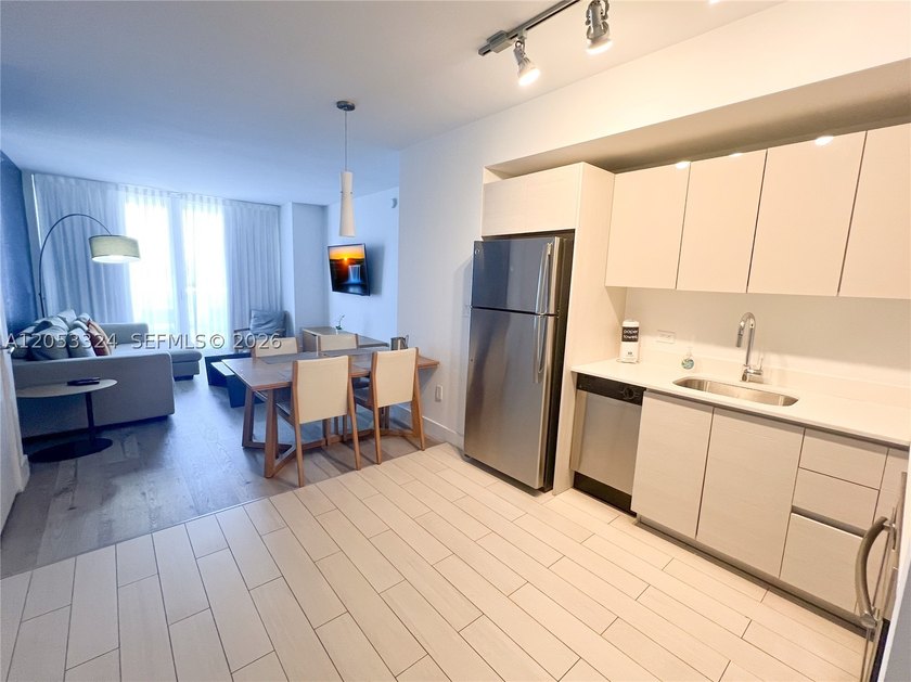 Best-priced SOUTH VIEW unit in the building and surrounding - photo 24