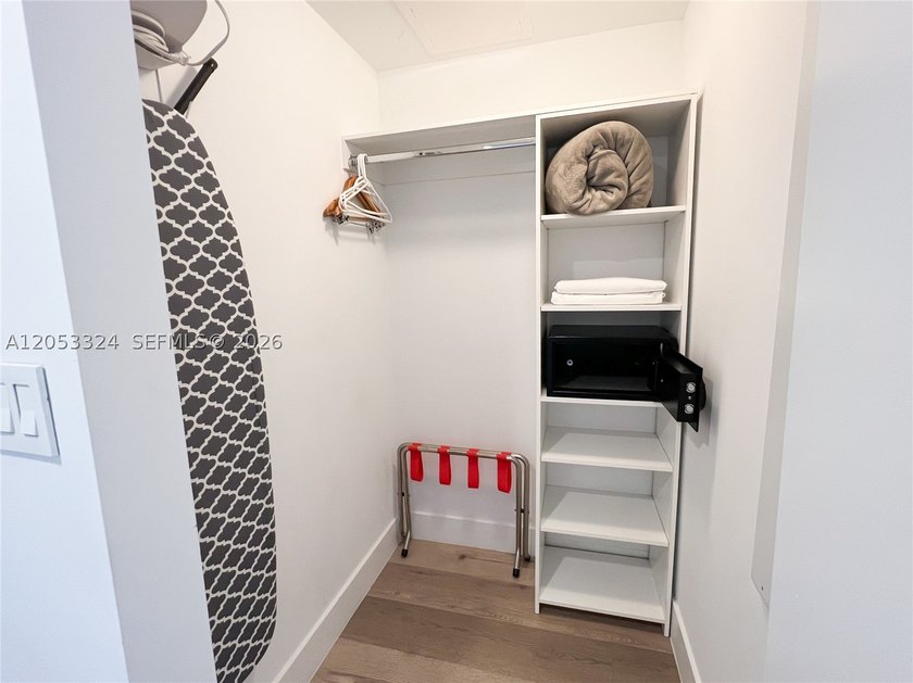 Best-priced SOUTH VIEW unit in the building and surrounding - photo 32