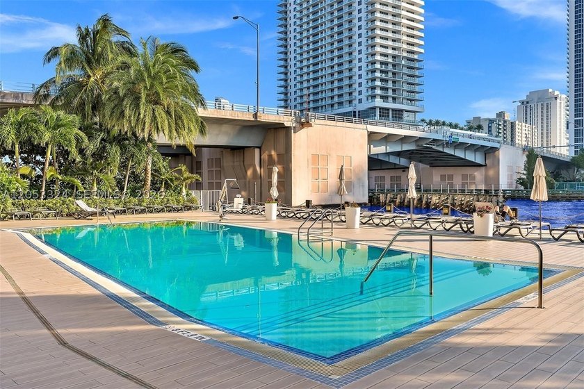 Best-priced SOUTH VIEW unit in the building and surrounding - photo 33