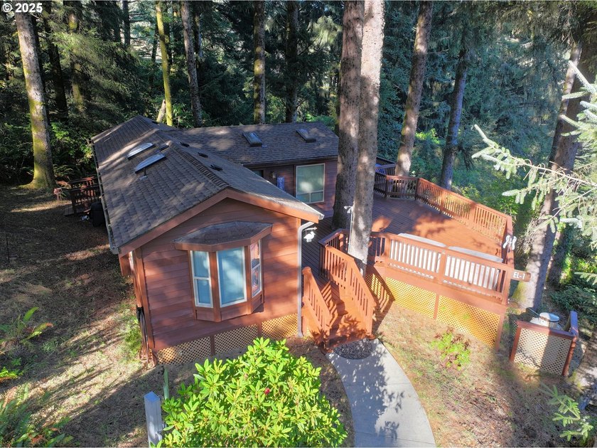 Serene Cabin Retreat with Panoramic Mountain Views - Whaleshead - photo 2