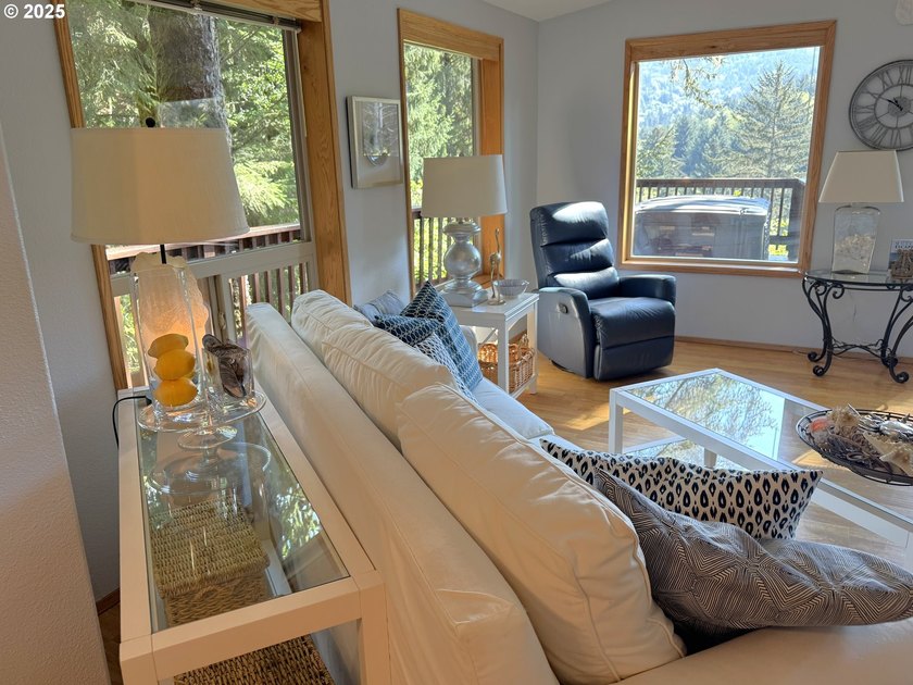 Serene Cabin Retreat with Panoramic Mountain Views - Whaleshead - photo 7